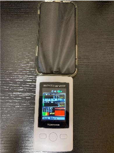 測定器とiPhone 11